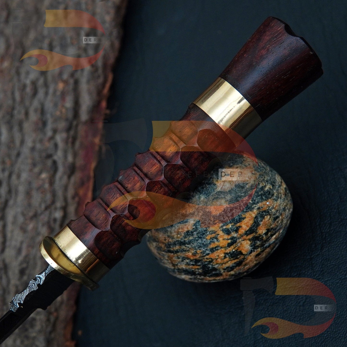 Beautiful handmade Damascus Steel knife comes with leather sheath Hunting Terror Defender 