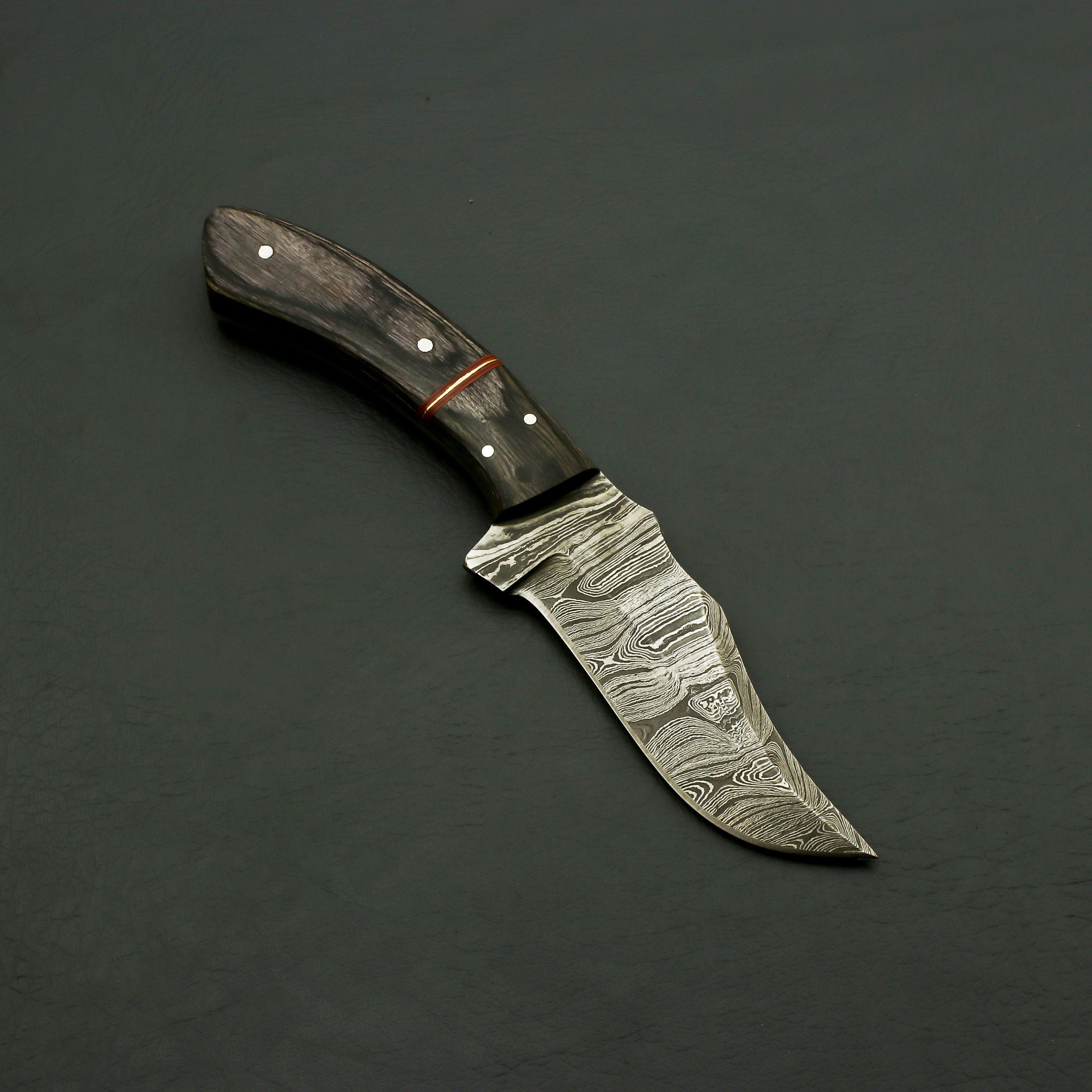 Custom Hand Forged Damascus Steel Fixed Blade Knife with Sheath Hunting Terror Defender 