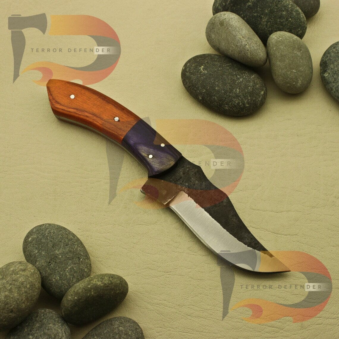 Custom Hand Made Superb Classical Carbon Steel Camping Hunting Skinner Knife Knives Terror Defender 