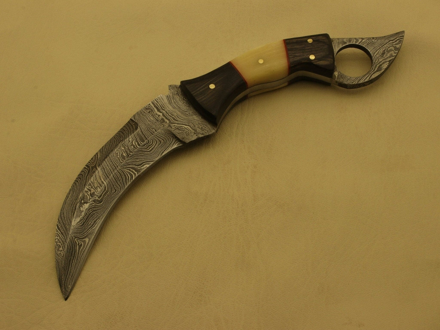 Beautiful Handmade Damascus Steel Knife Handle Made Of Camel Bone+ Full Tang Hunting Terror Defender 