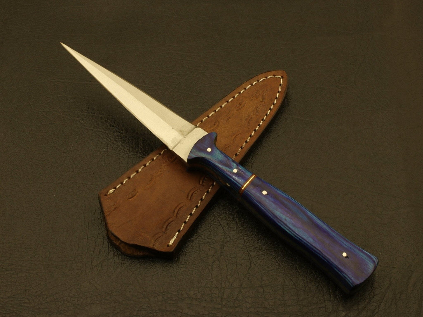 Classical Custom Handmade knives D2 Stainless steel ,The Ultimate Hunting and Skinning Knife with Custom Sheath Hunting Terror Defender 