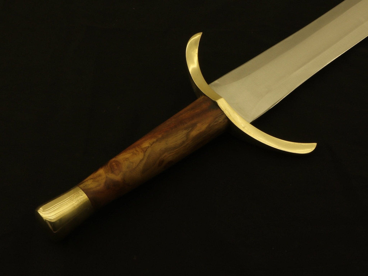 Custom Hand Forged D2 Steel Sword Comes With Leather Sheath Costume Weapons Terror Defender 