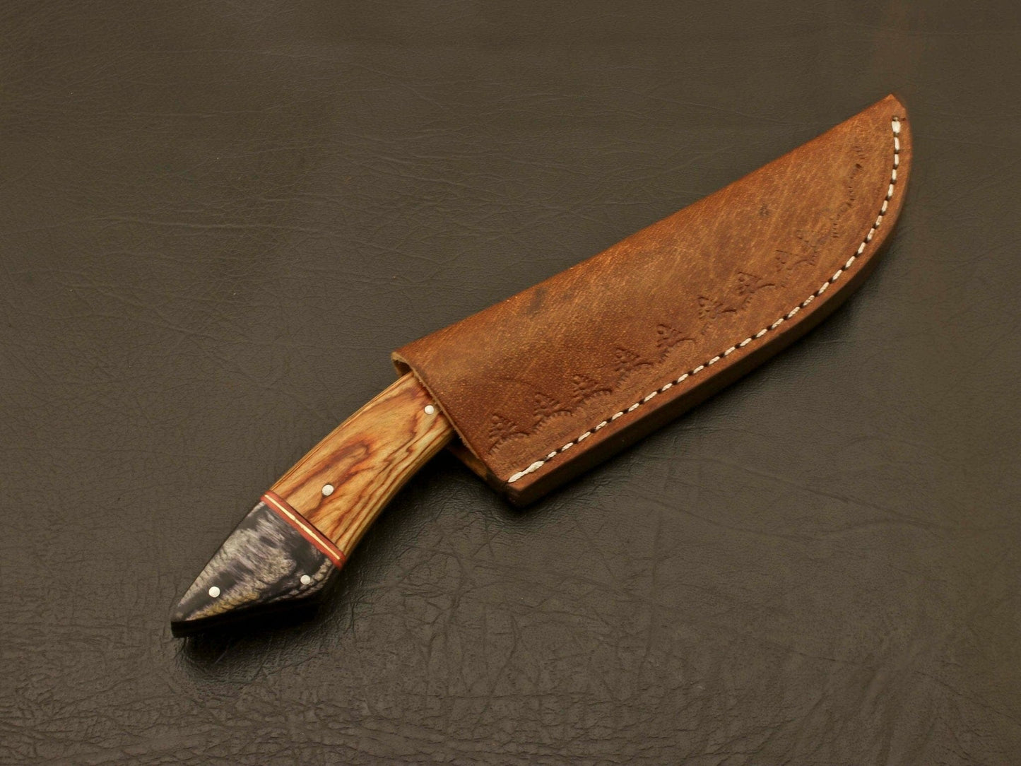 Custom Handcrafted Damascus Steel Handle pakka/rosewood Hunting Skinning Knife Perfect for you Hunting Terror Defender 