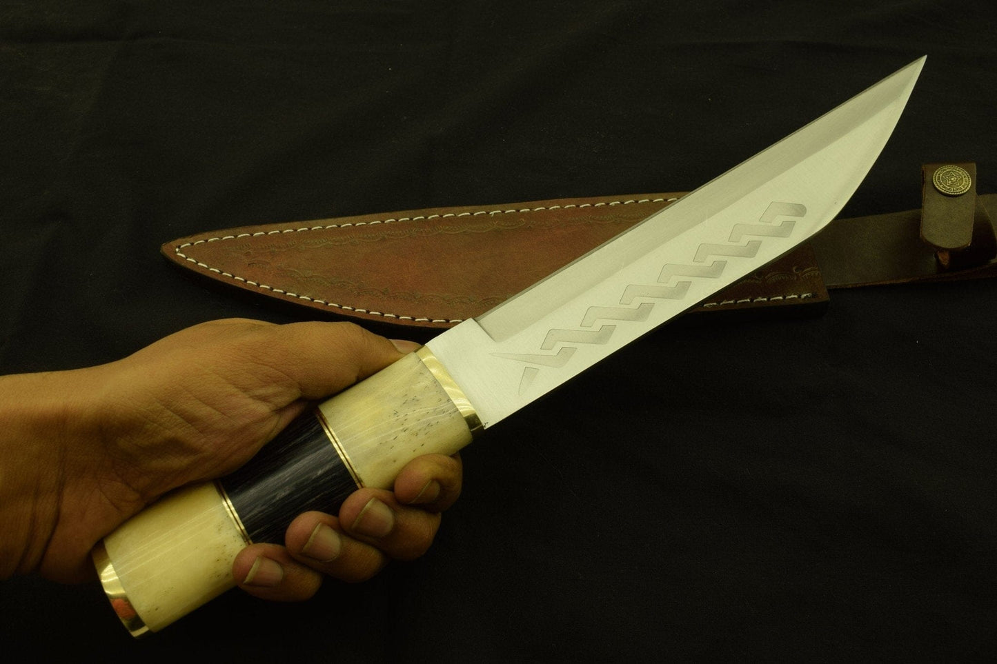 Custom Handmade Dagger D2 stainless Steel Blade,with pattern / Warrior Dagger / Sheath Costume Weapons Terror Defender 