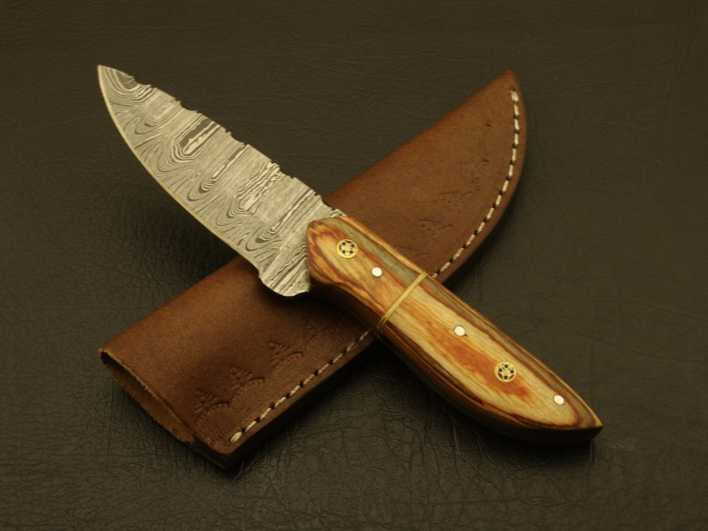 Custom Handmade Damascus steel Hunting Knife Fixed Blade With sheath Hunting Terror Defender 