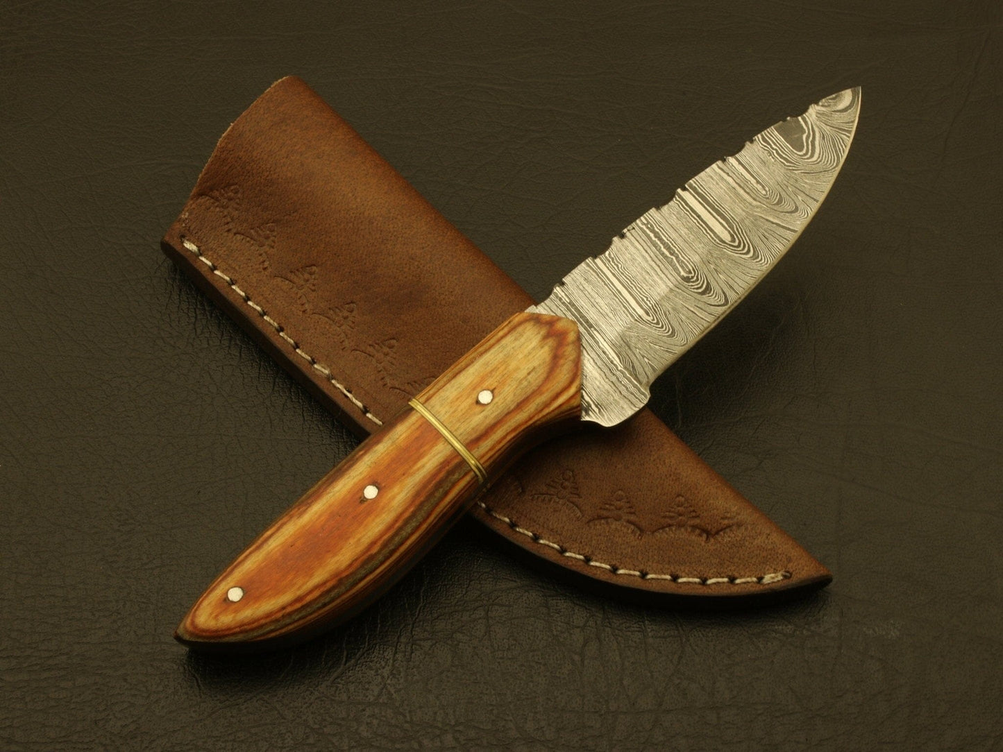 Custom Handmade Damascus steel Hunting Knife Fixed Blade With sheath Hunting Terror Defender 