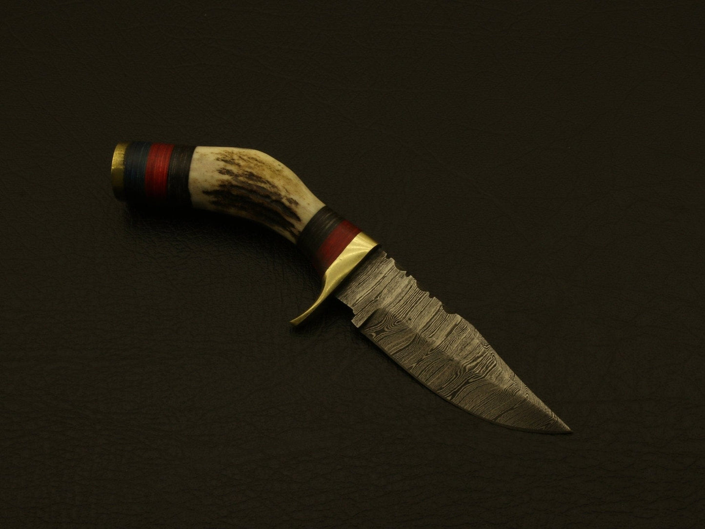 Custom Handmade Damascus Steel Hunting Stag Horn Handle & Sheath Costume Weapons Terror Defender 