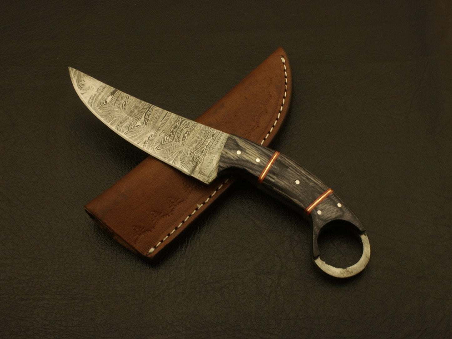 Custom handmade Damascus steel karambit knife Fixed Blade handle with horn & wood /sheath Hunting Terror Defender 