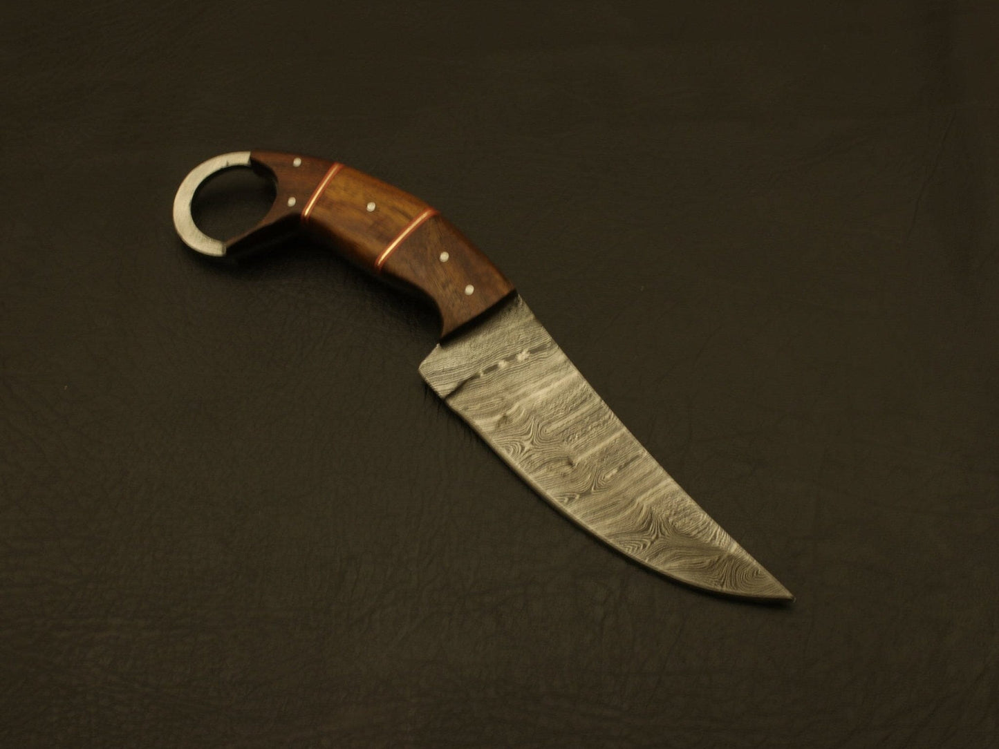 Custom handmade Damascus steel karambit knife Fixed Blade handle with horn & wood /sheath Hunting Terror Defender 