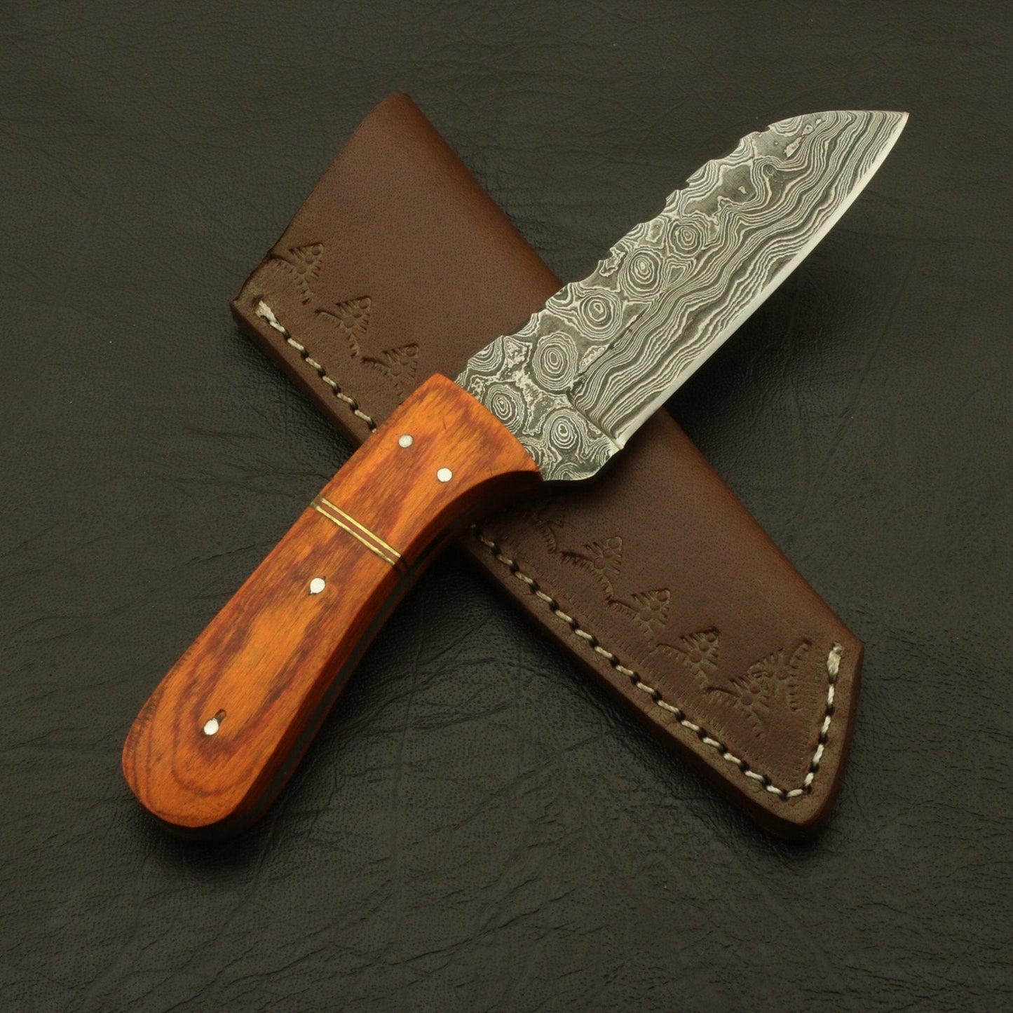 Cutting Edge Custom Hand Forged superb pattern Damascus Steel 7" Hunting/skinning Knife/paka/rose/wood/sheath Camping Terror Defender 