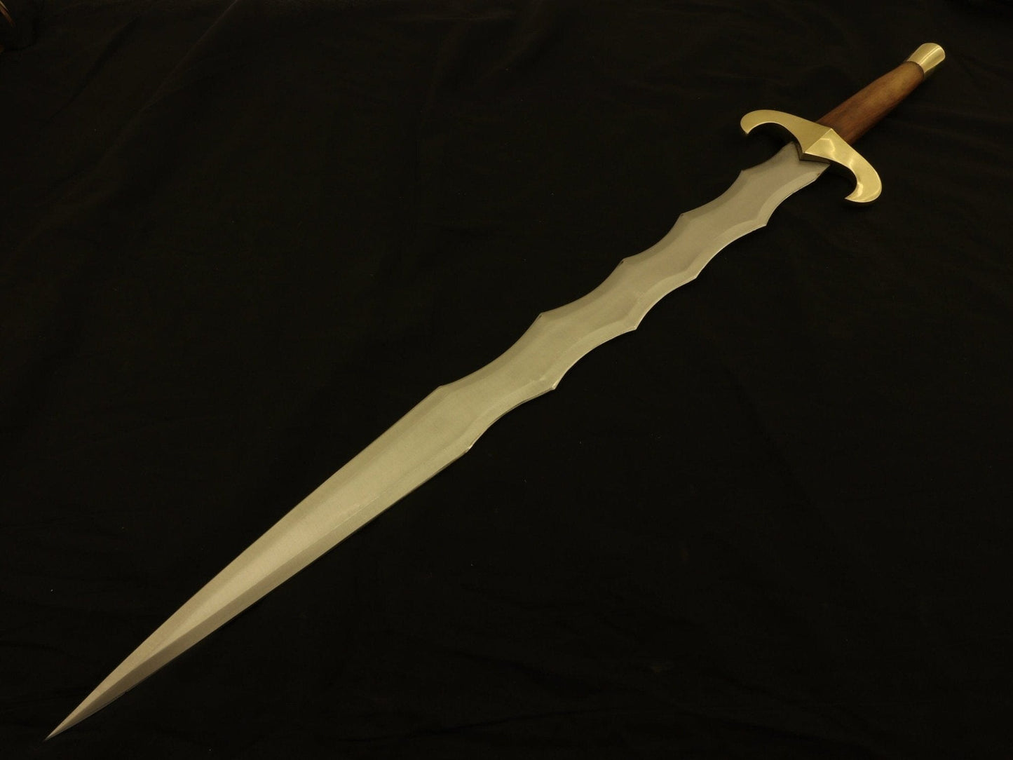 Hand Forged D2 Steel Sword With Leather Sheath Costume Weapons Terror Defender 