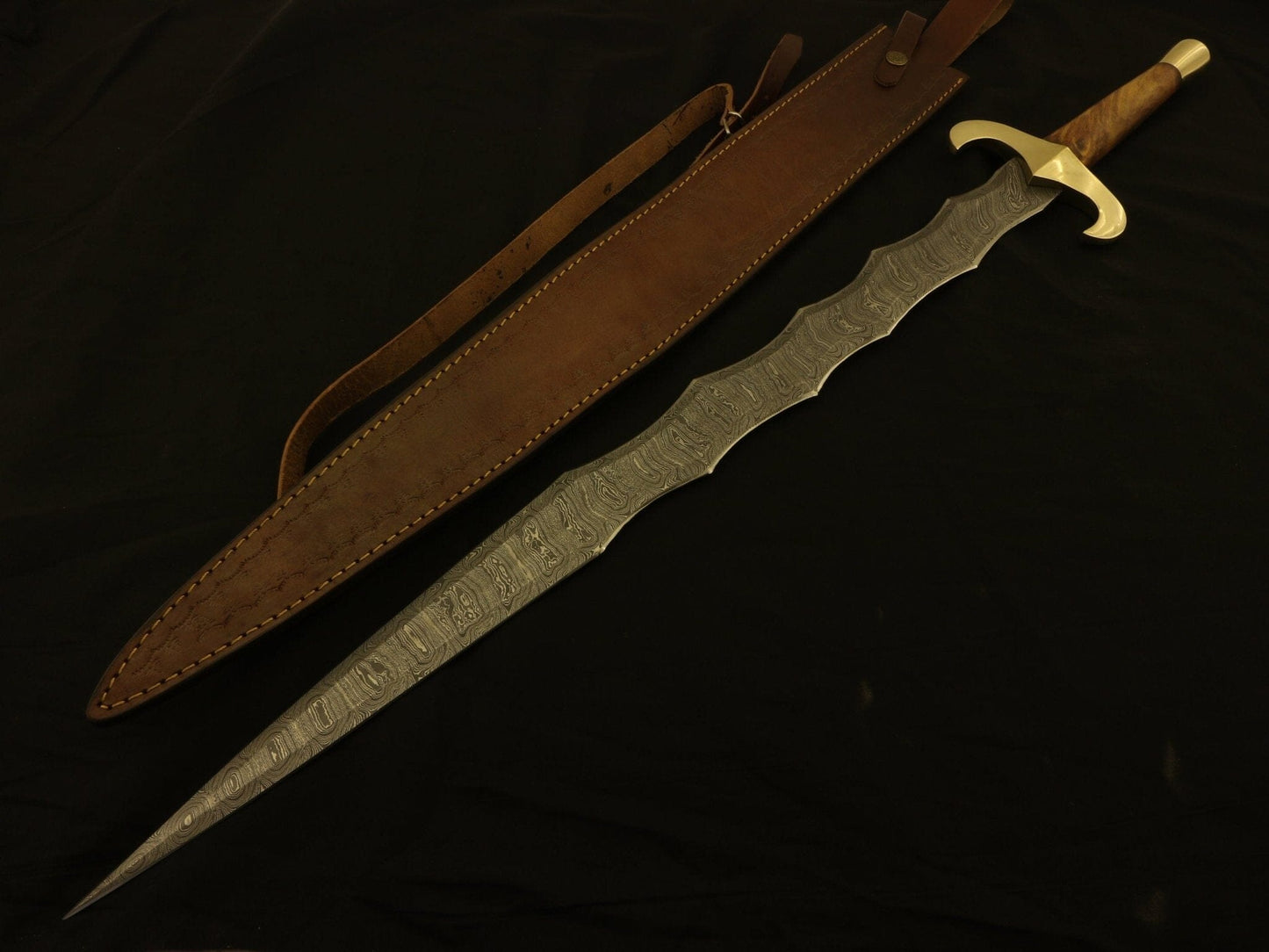 Hand Forged Damascus Steel Sword With Leather Sheath Costume Weapons Terror Defender 