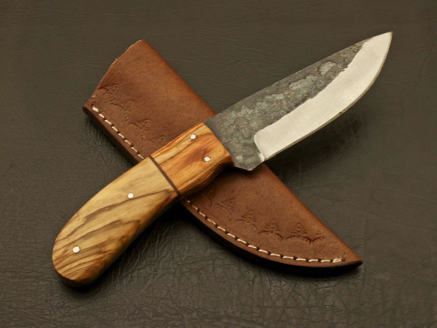 Handcrafted Full Tang Hunting Skinner Knife with High Carbon Steel Blade, Enchanting Rosewood Handle, and Premium Leather Sheath Hunting Terror Defender 