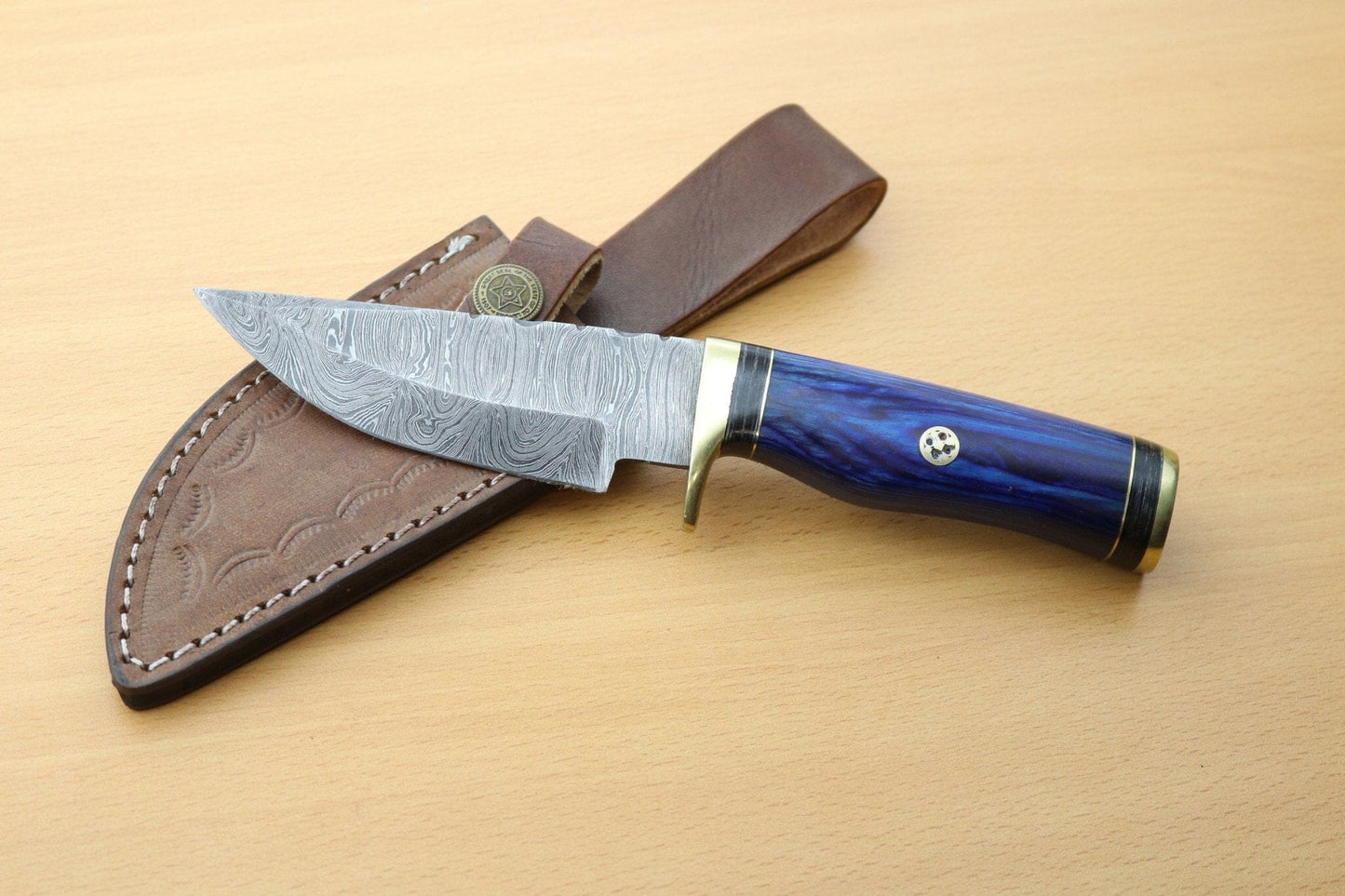 Handmade Damascus Steel Hunting knives with genuine leather sheath Hunting Terror Defender 