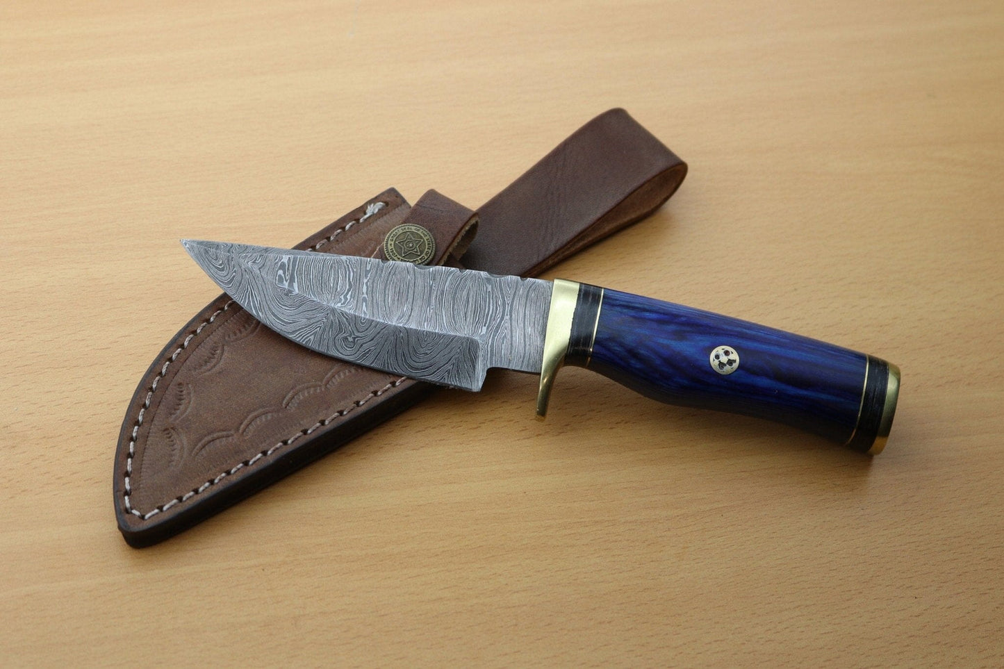 Handmade Damascus Steel Hunting knives with genuine leather sheath Hunting Terror Defender 