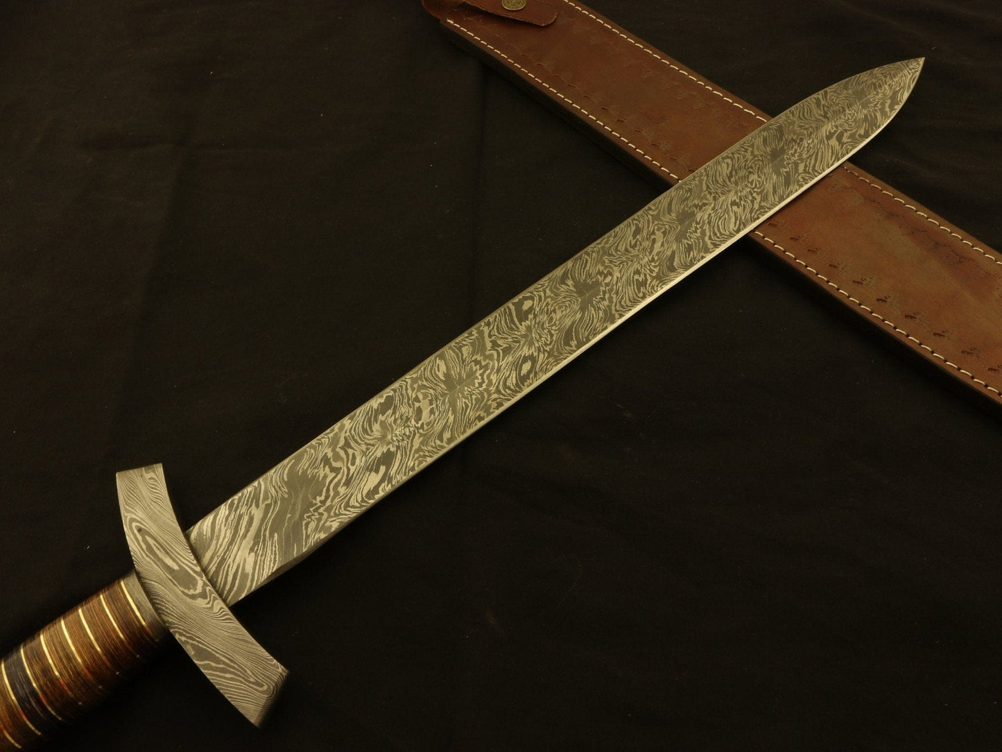 Handmade Damascus Steel Hunting Sword With Sheath | High Carbon Steel Damascus Sword Costume Weapons Terror Defender 