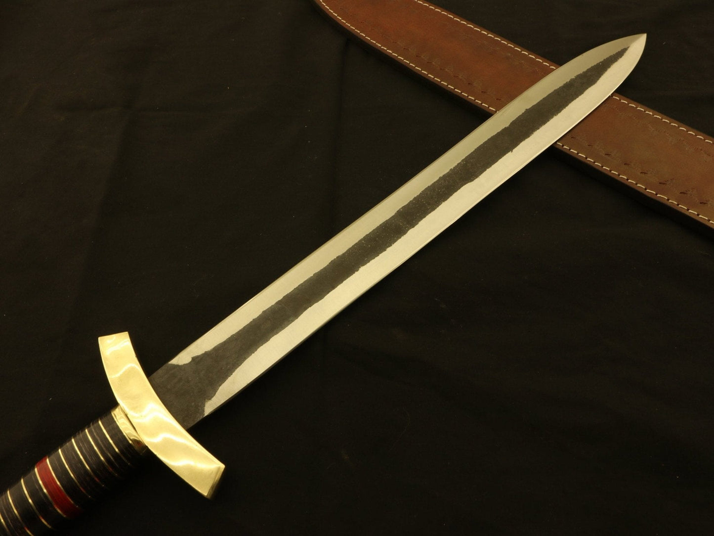 Handmade High Carbon Steel Hunting Sword With Sheath Costume Weapons Terror Defender 