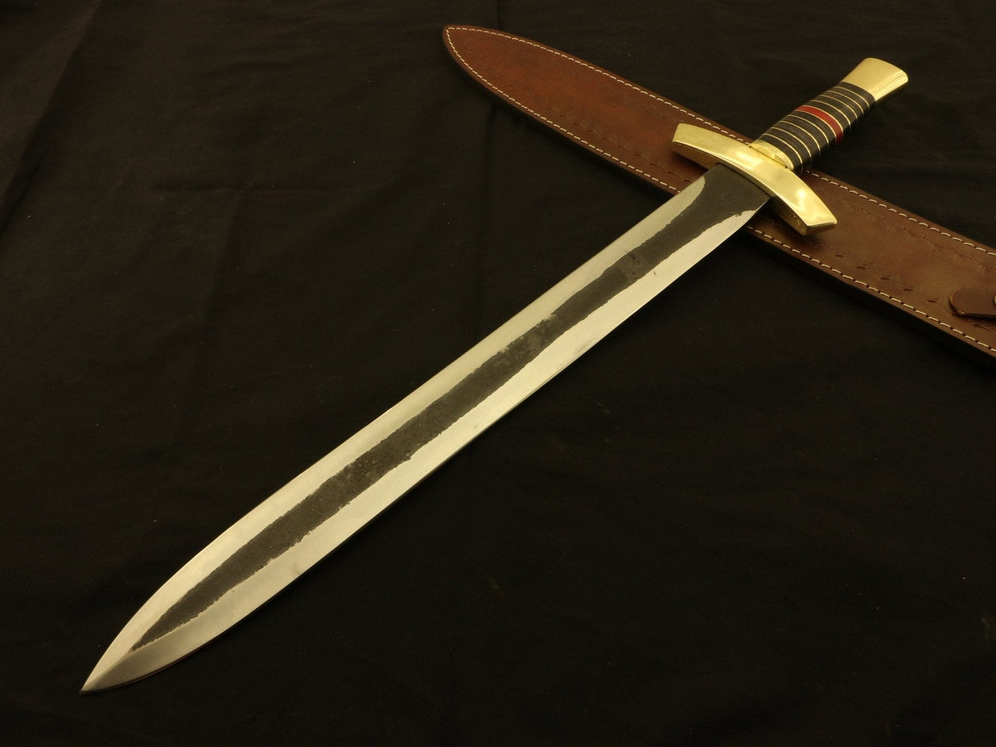 Handmade High Carbon Steel Hunting Sword With Sheath Costume Weapons Terror Defender 