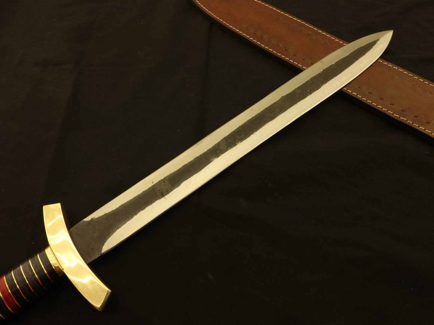 Handmade High Carbon Steel Hunting Sword With Sheath Costume Weapons Terror Defender 