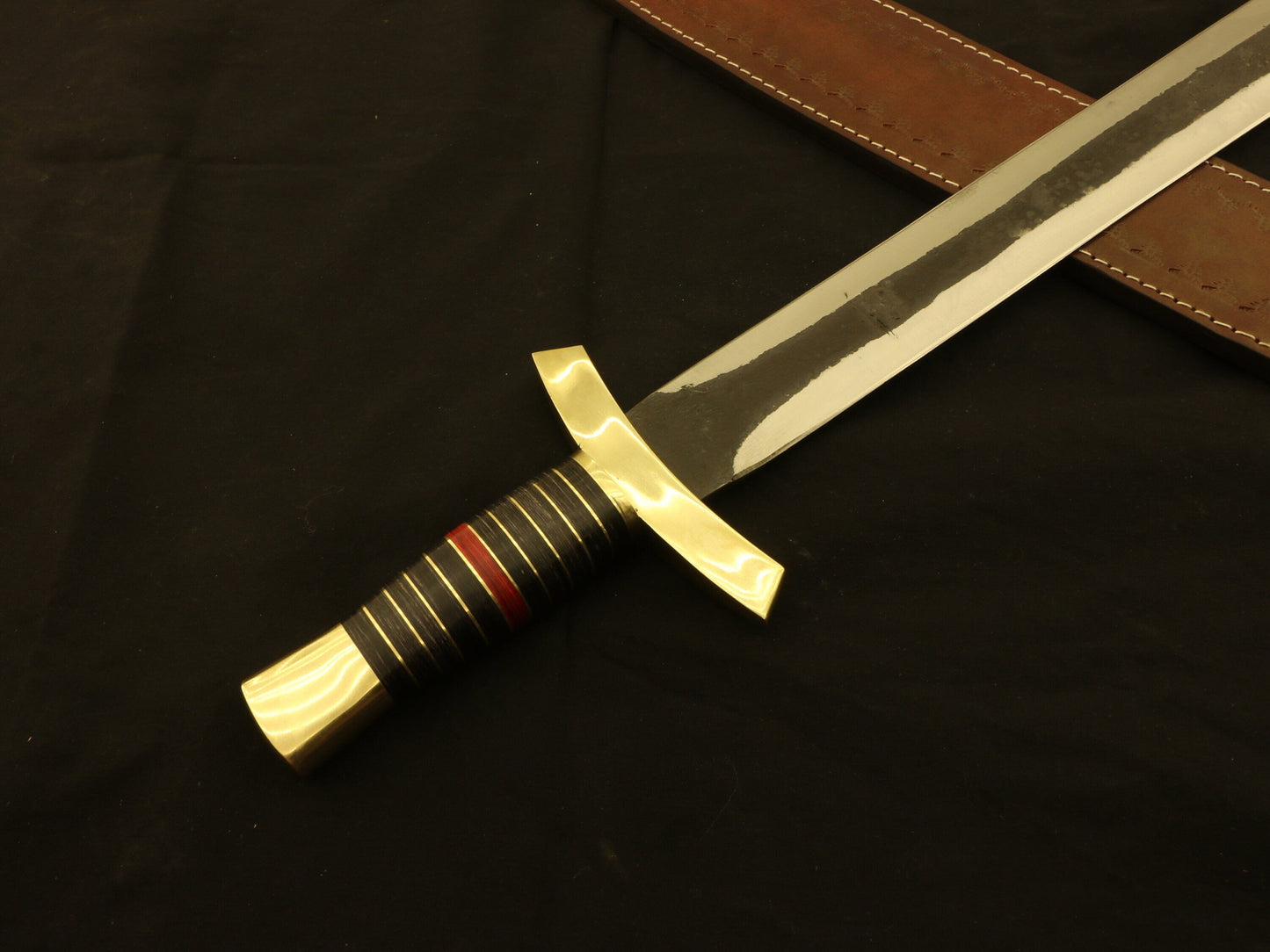 Handmade High Carbon Steel Hunting Sword With Sheath Costume Weapons Terror Defender 