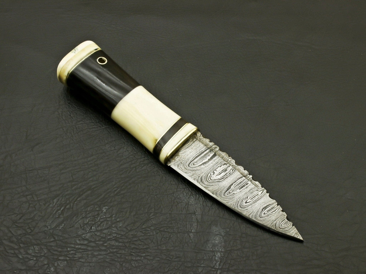 Top Beautiful Handmade Damascus Steel Serrated edged Scottish Dirk Knife/ Sheath Hunting Terror Defender 