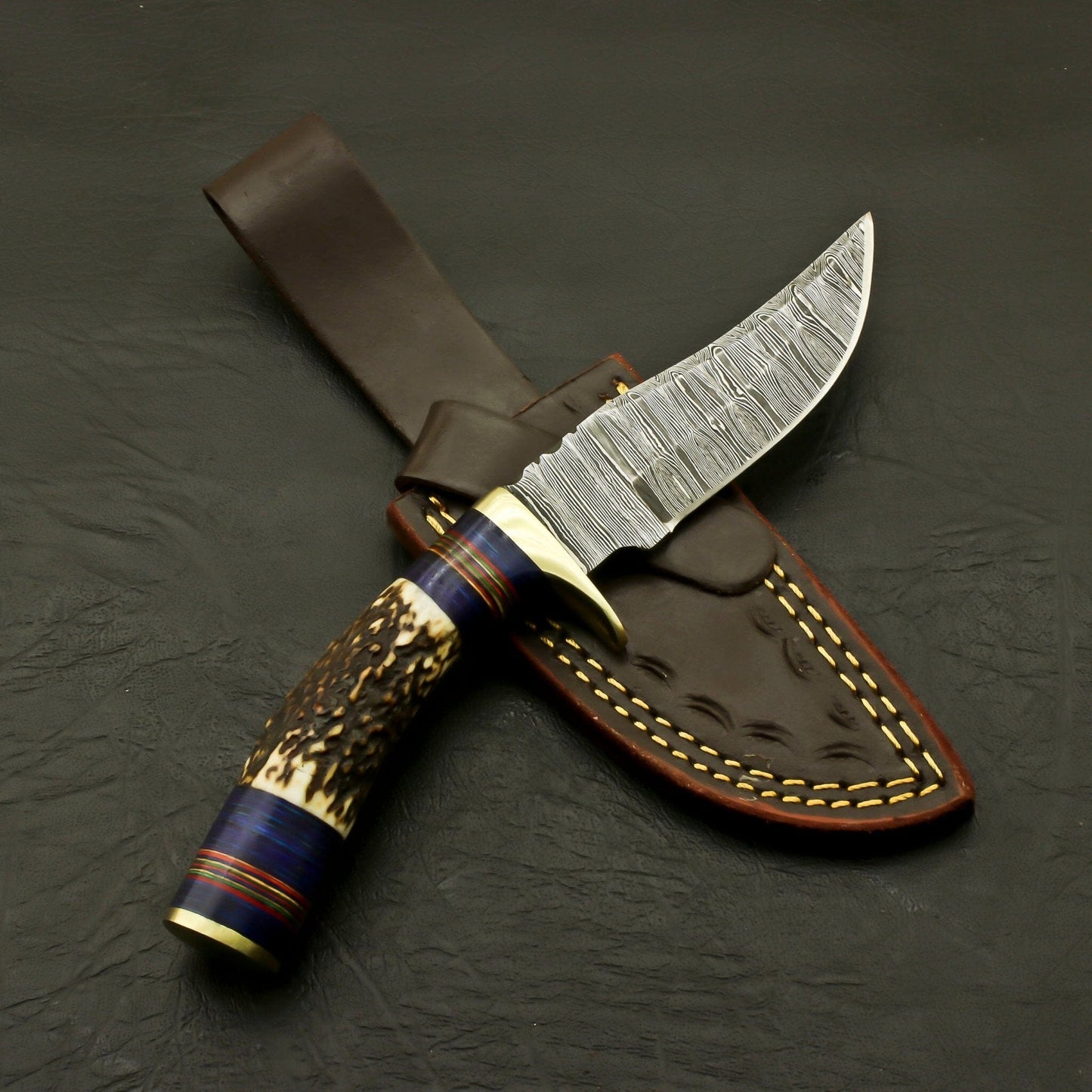 Top Custom Made Hand Forged Damascus Hunting/Skinning Knife-Stag/Antler Handle With leather sheath Hunting Terror Defender 