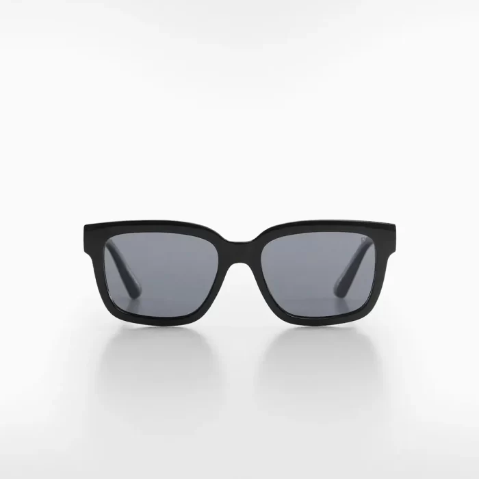 Polarised sunglasses