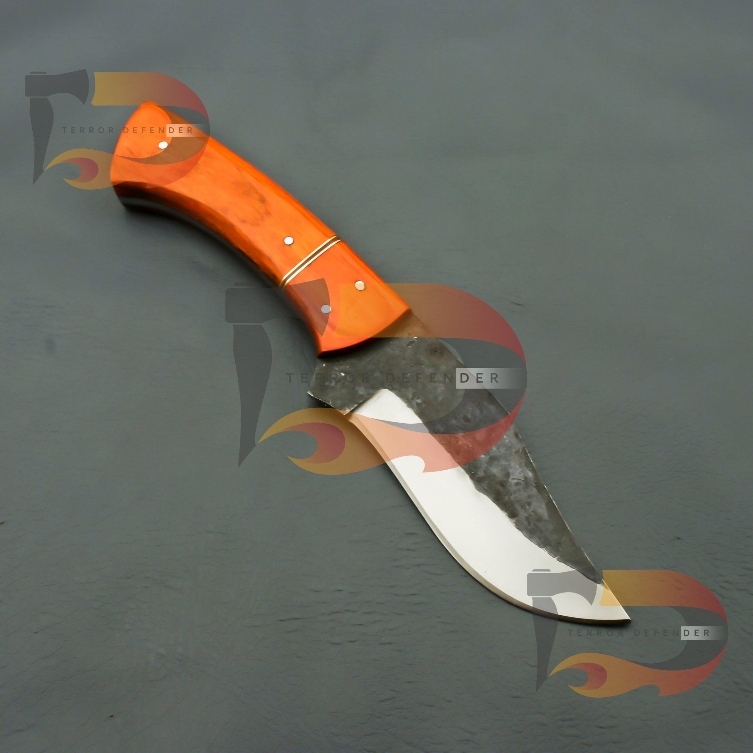 Handcrafted High Carbon Steel Hunting Skinner Knife with Full Tang and Luxurious Rosewood Handle, Complete with Custom Sheath